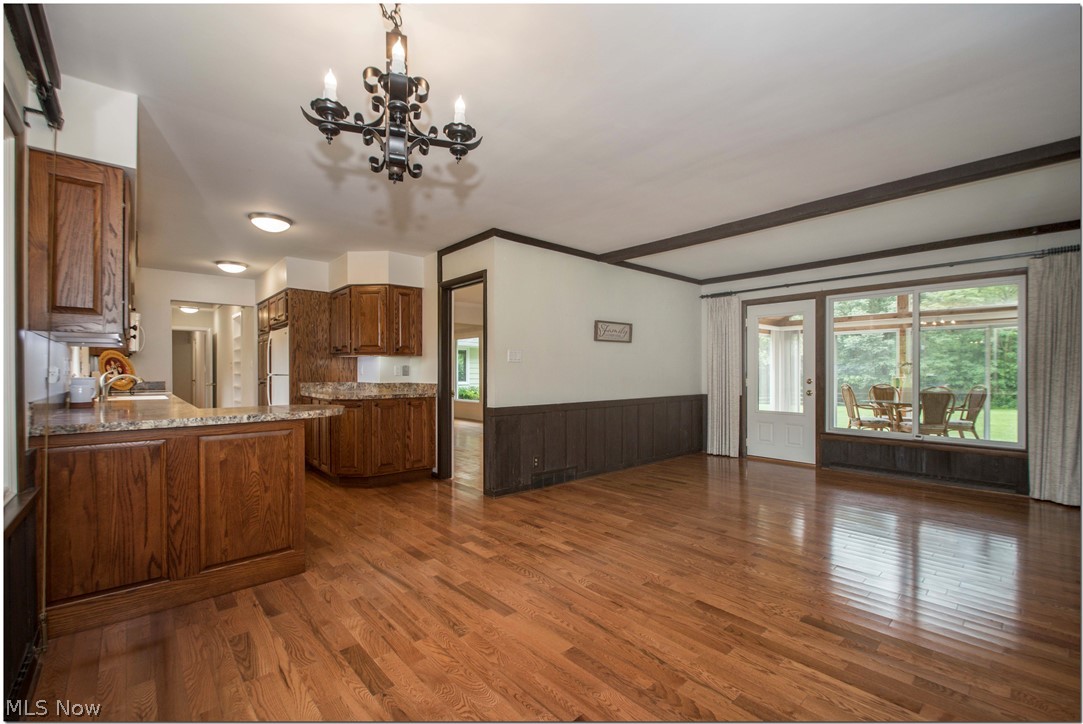 2060 Middleton Road Hudson, OH 44236 - Photo 6 of 33 Family room/Eating area with access to the Sun Porch.