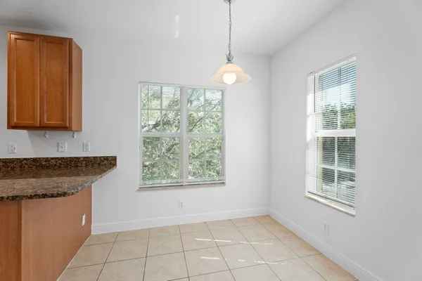 $2,999 | 601 South Federal Highway, Unit 34, Lake Worth Beach, FL 33460