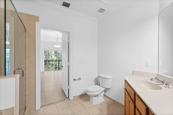 $2,999 | 601 South Federal Highway, Unit 34, Lake Worth Beach, FL 33460