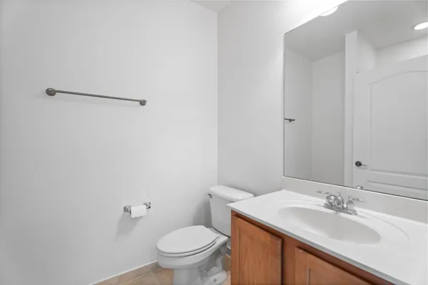 $2,999 | 601 South Federal Highway, Unit 34, Lake Worth Beach, FL 33460