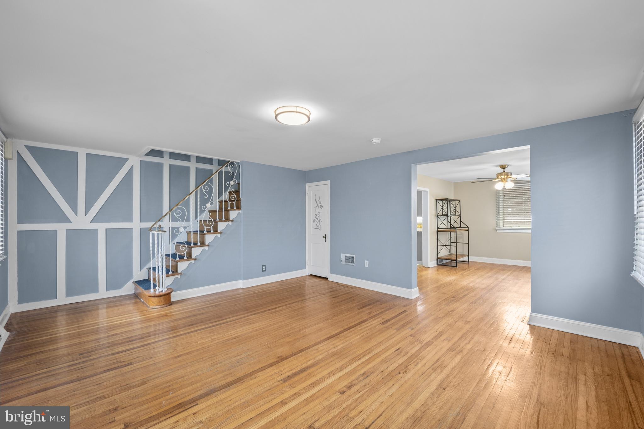 816 Laurel Road Yeadon, PA 19050 - Photo 4 of 35