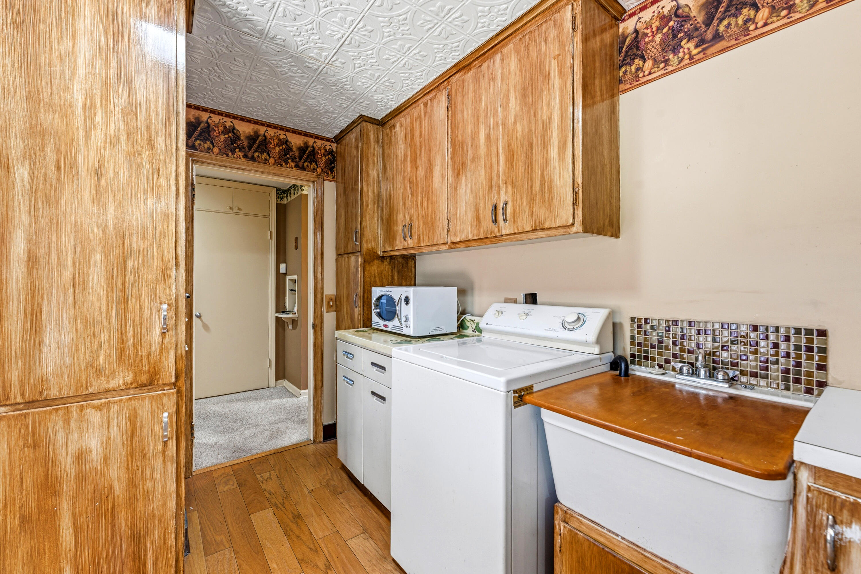 1805 West Kilgore Road Portage, MI 49024 - Photo 13 of 33 Main Floor Laundry