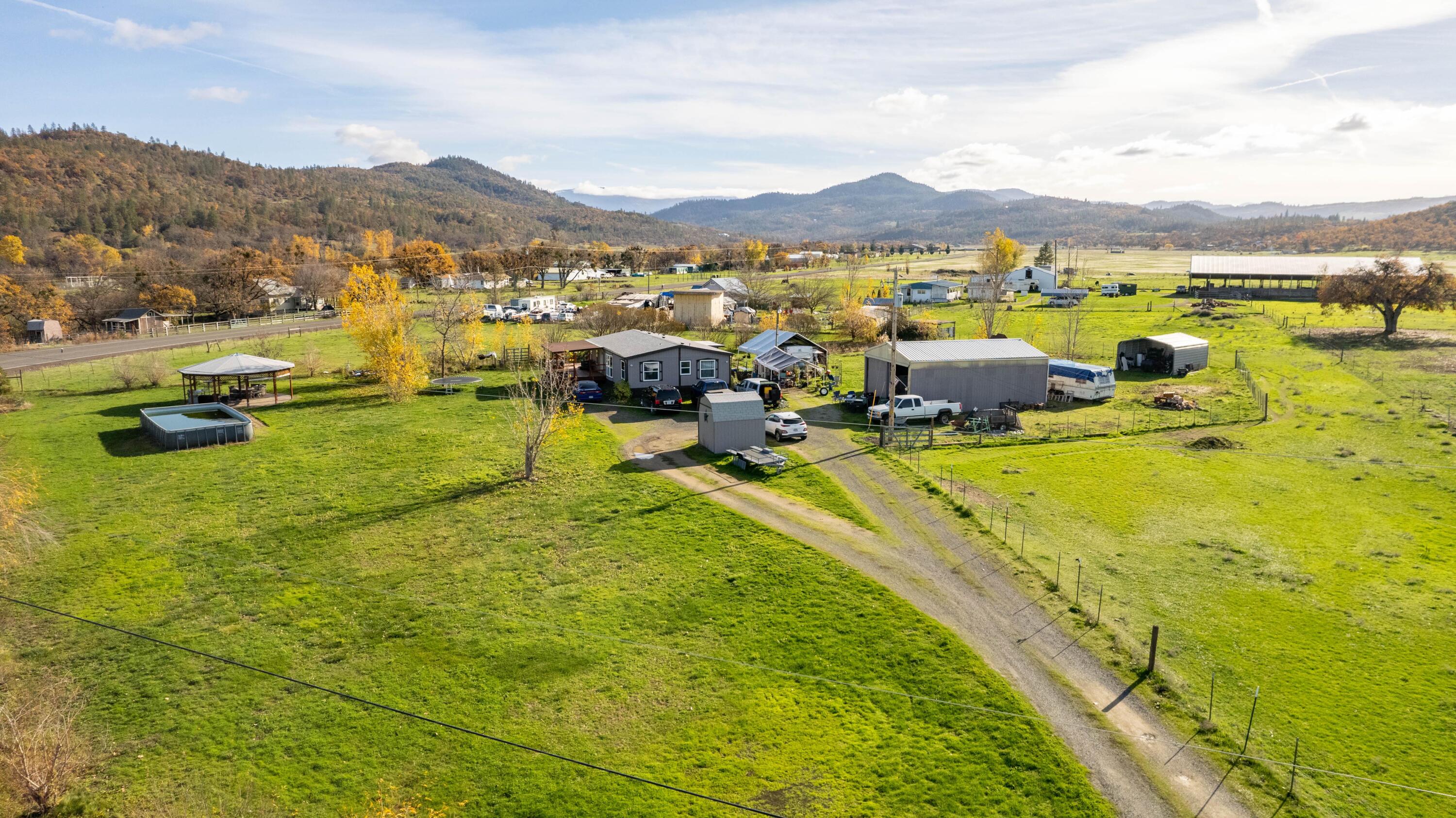 2528 East Antelope Road Eagle Point, OR 97524 - Photo 14 of 21 15