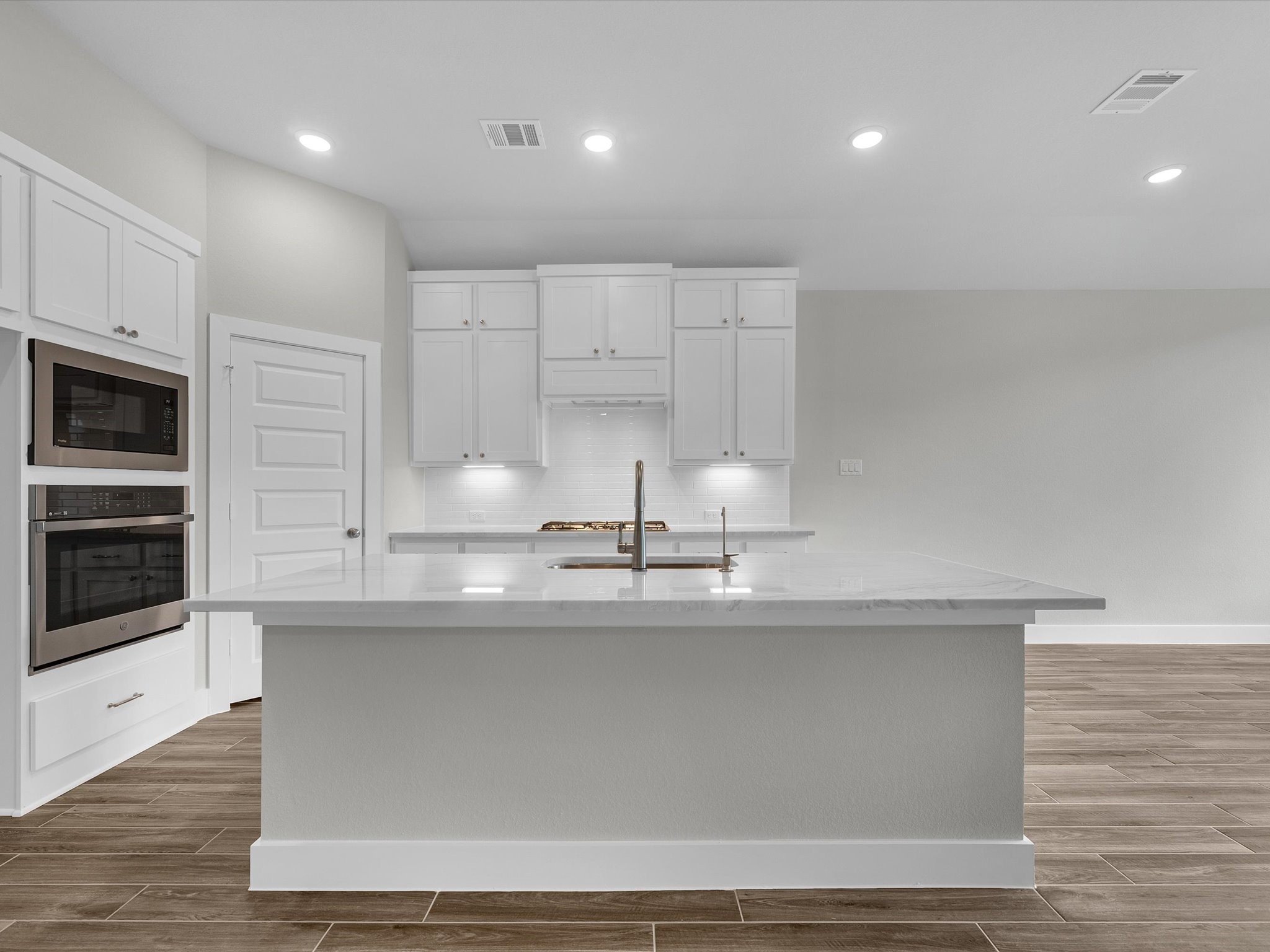4748 Carson Ridge Drive Spring, TX 77386 - Photo 2 of 25 Gallery Image 2