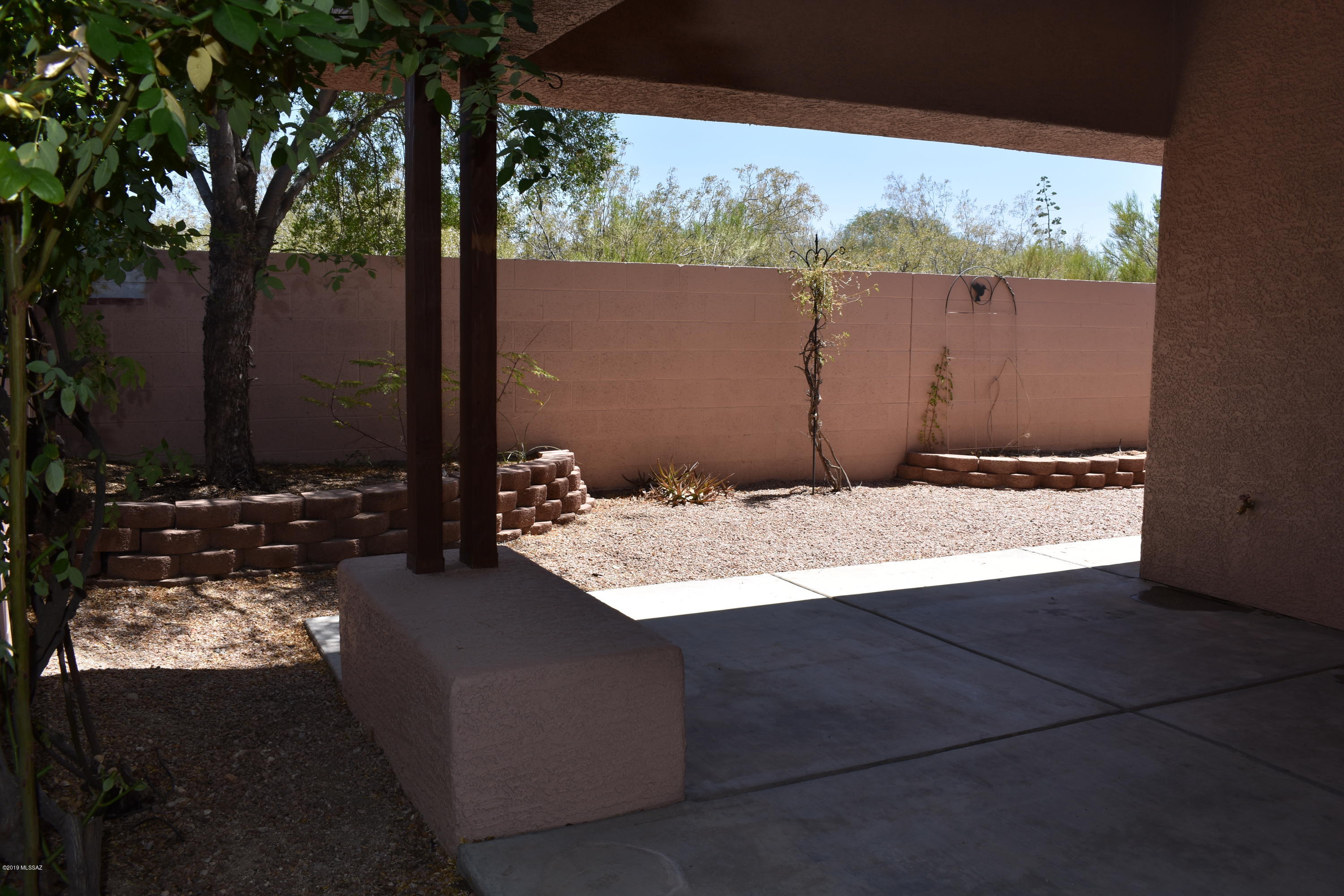 136 South Shadow Creek Place Tucson, AZ 85748 - Photo 27 of 33