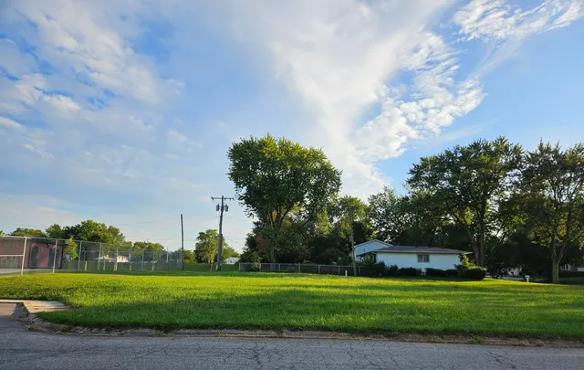 $19,900 | 855 West 70th Place, Merrillville, IN 46410