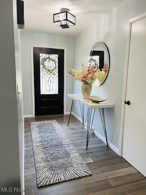 5795 Merwin Chase Road Brookfield, OH 44403 - Photo 9 of 39 Entrance foyer featuring wood finished floors
