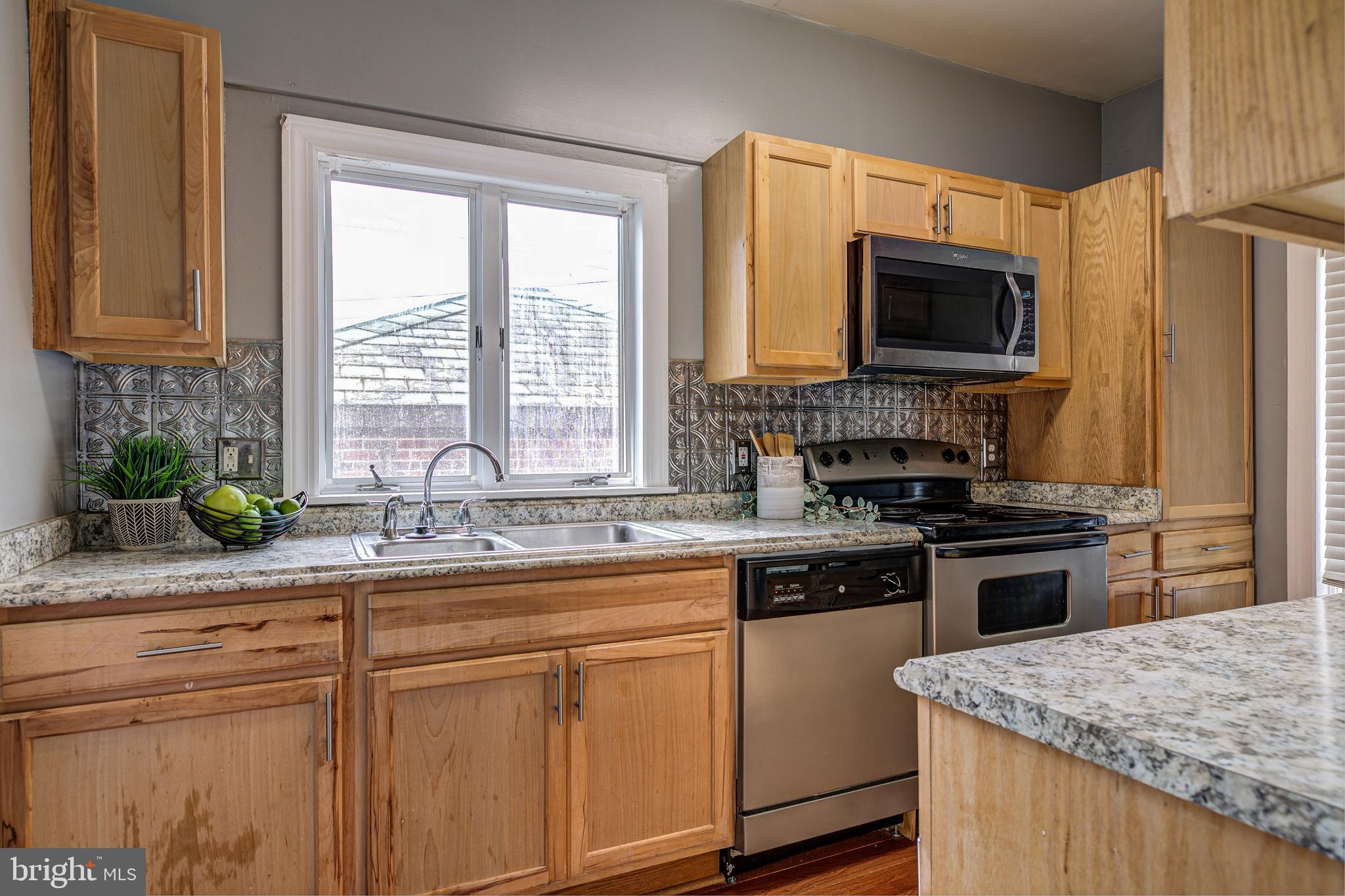 606 Nottingham Road Baltimore, MD 21229 - Photo 18 of 43