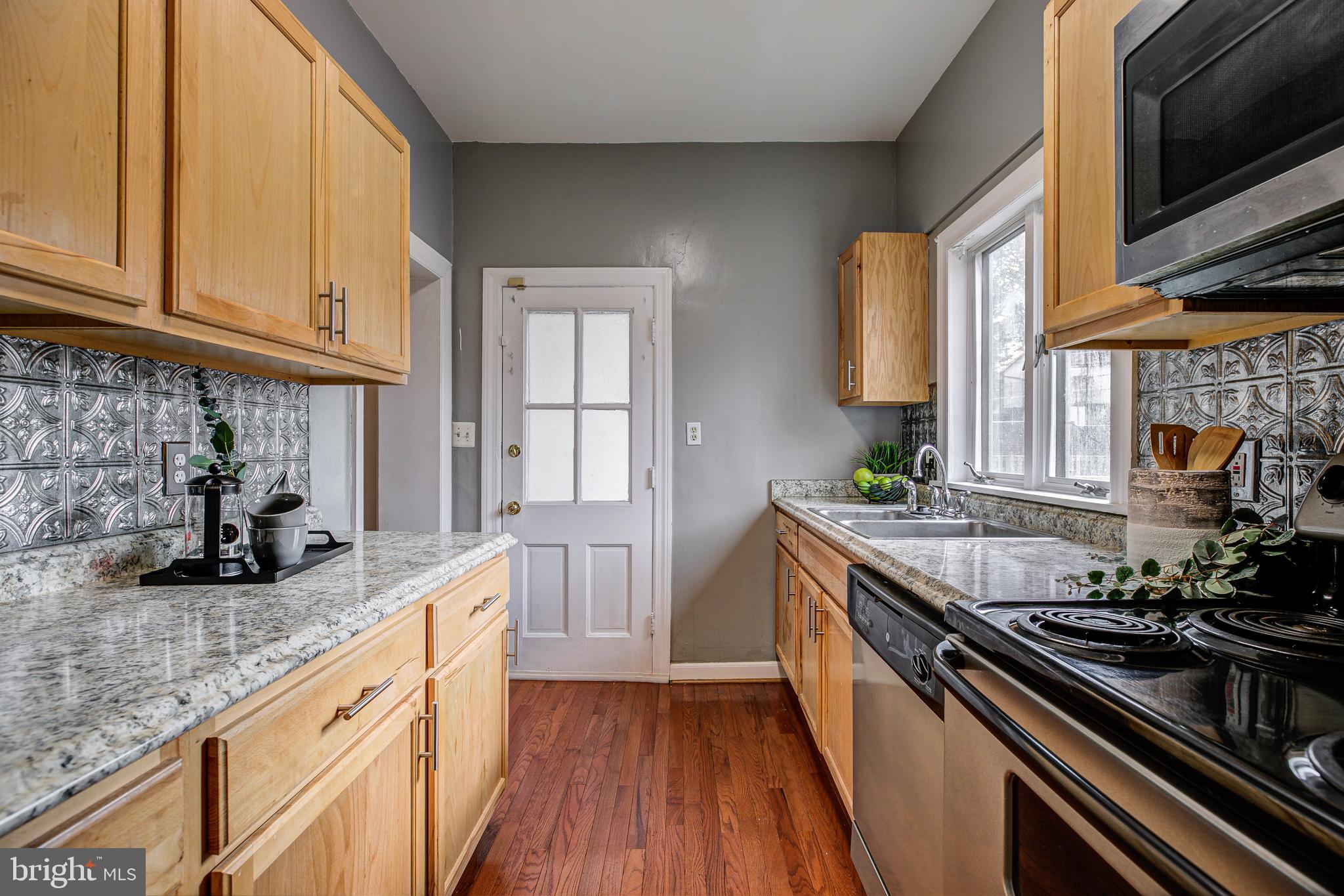 606 Nottingham Road Baltimore, MD 21229 - Photo 21 of 43