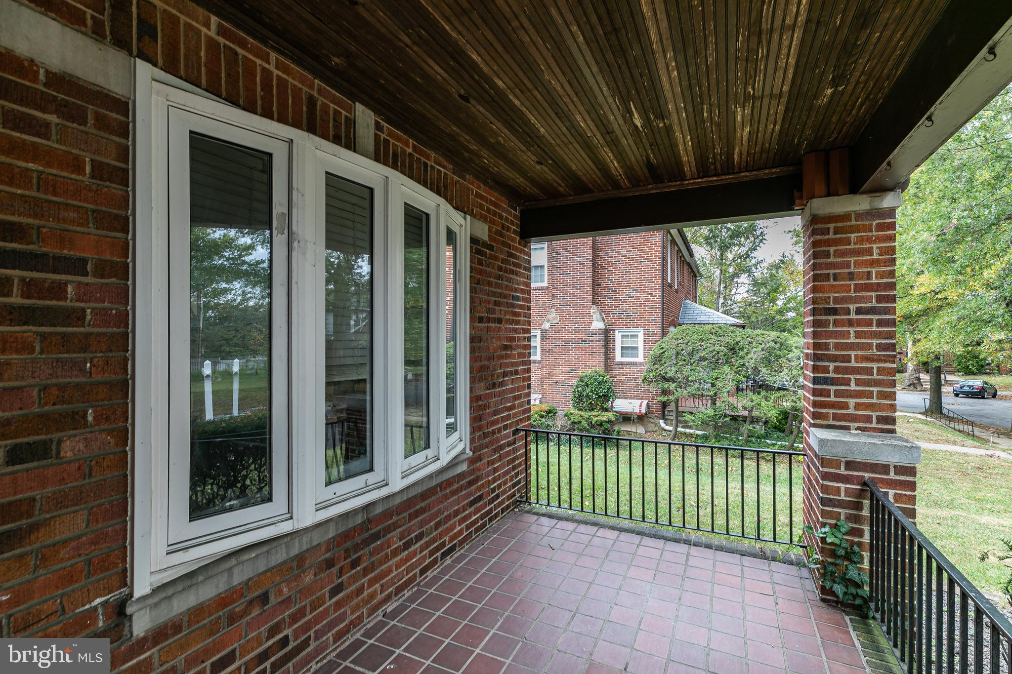 606 Nottingham Road Baltimore, MD 21229 - Photo 3 of 43
