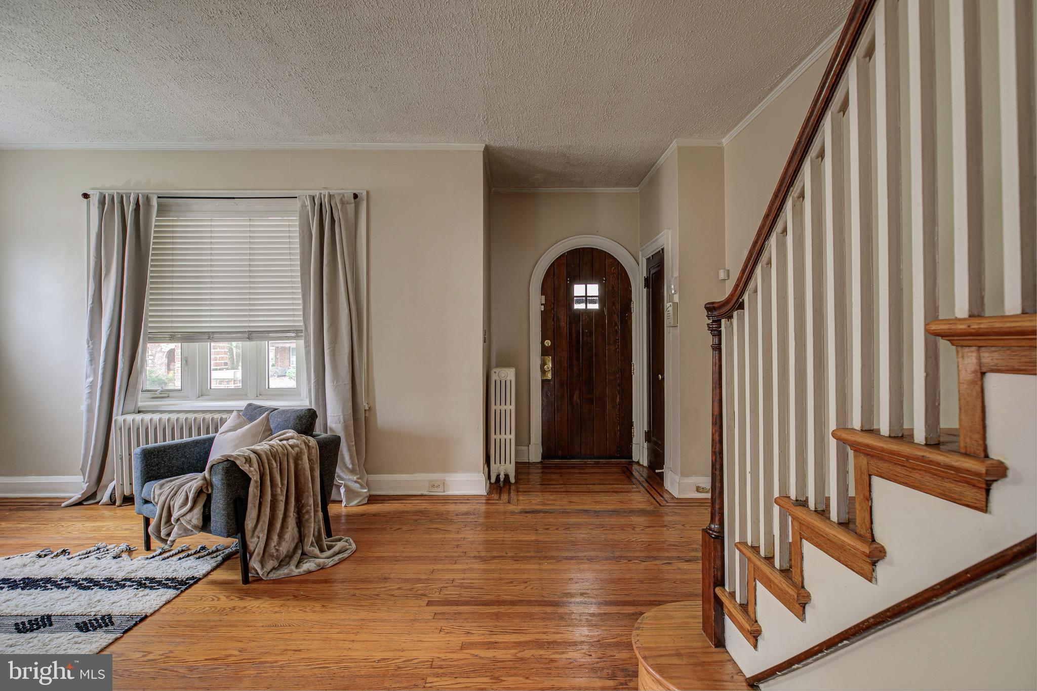 606 Nottingham Road Baltimore, MD 21229 - Photo 4 of 43