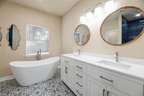 $489,000 | 807 Hollywood Avenue, Dallas, TX 75208