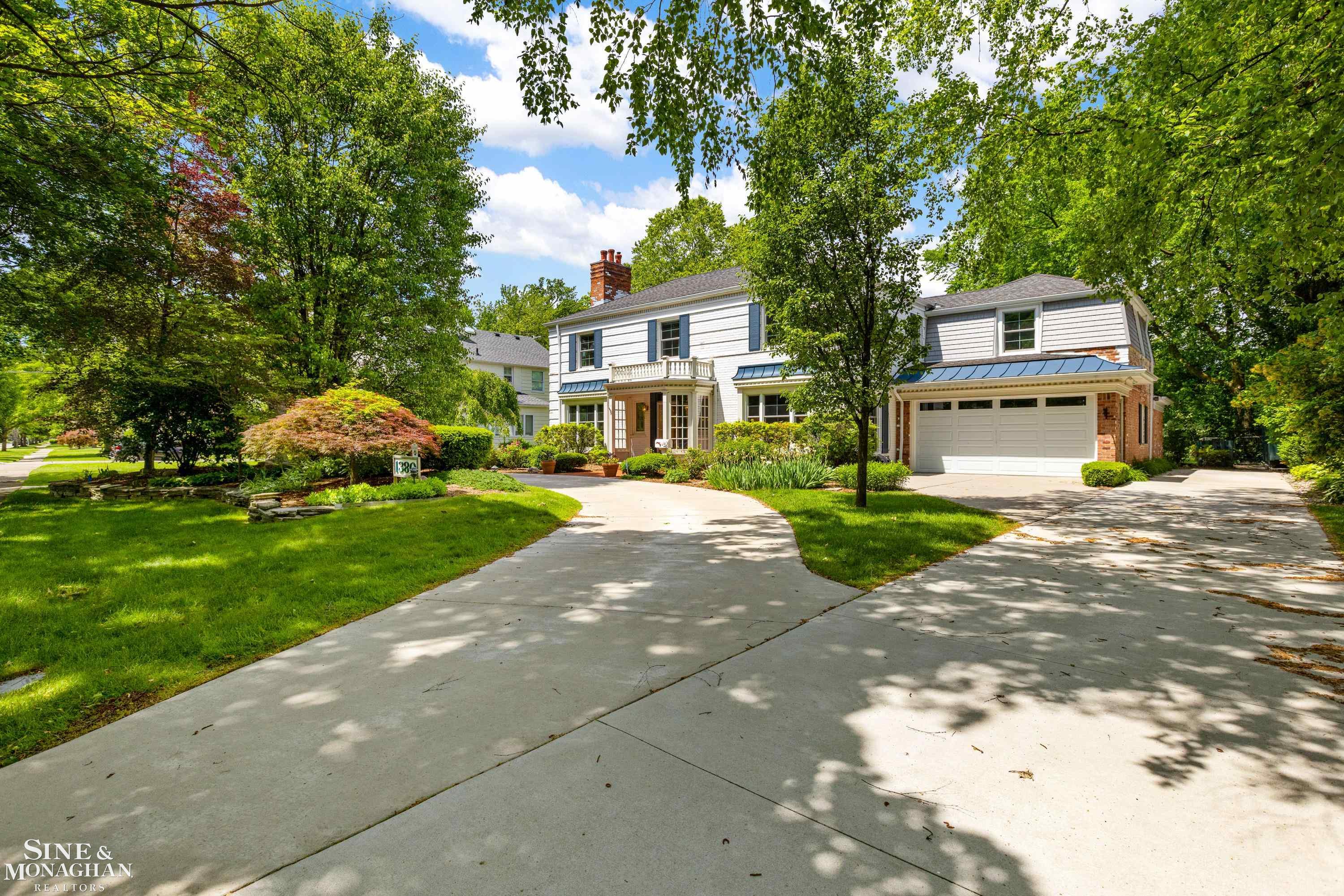 1380 Oxford Road Grosse Pointe Woods, MI 48236 - Photo 2 of 59