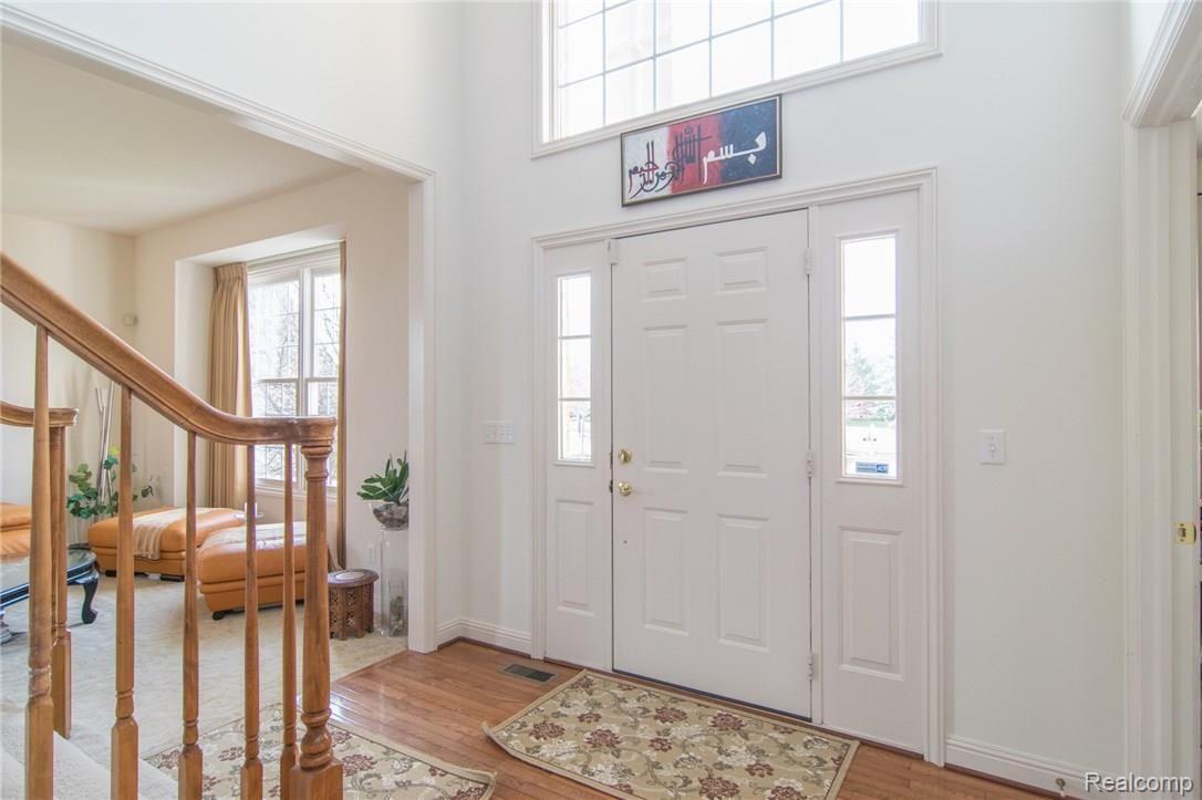 48006 Gladstone Road Canton, MI 48188 - Photo 2 of 66 DSC_0621.jpg