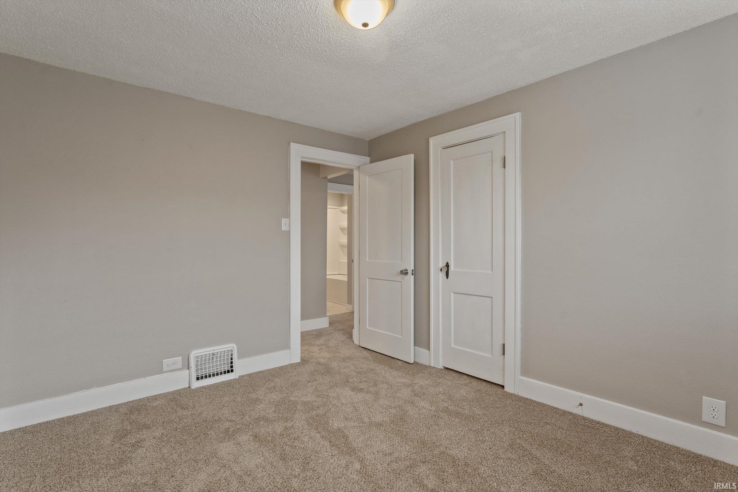 1621 Magnolia Street South Bend, IN 46613 - Photo 15 of 22