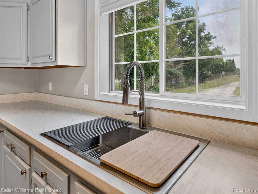 533 White Road Gladwin, MI 48624 - Photo 8 of 69 Gallery Image 8
