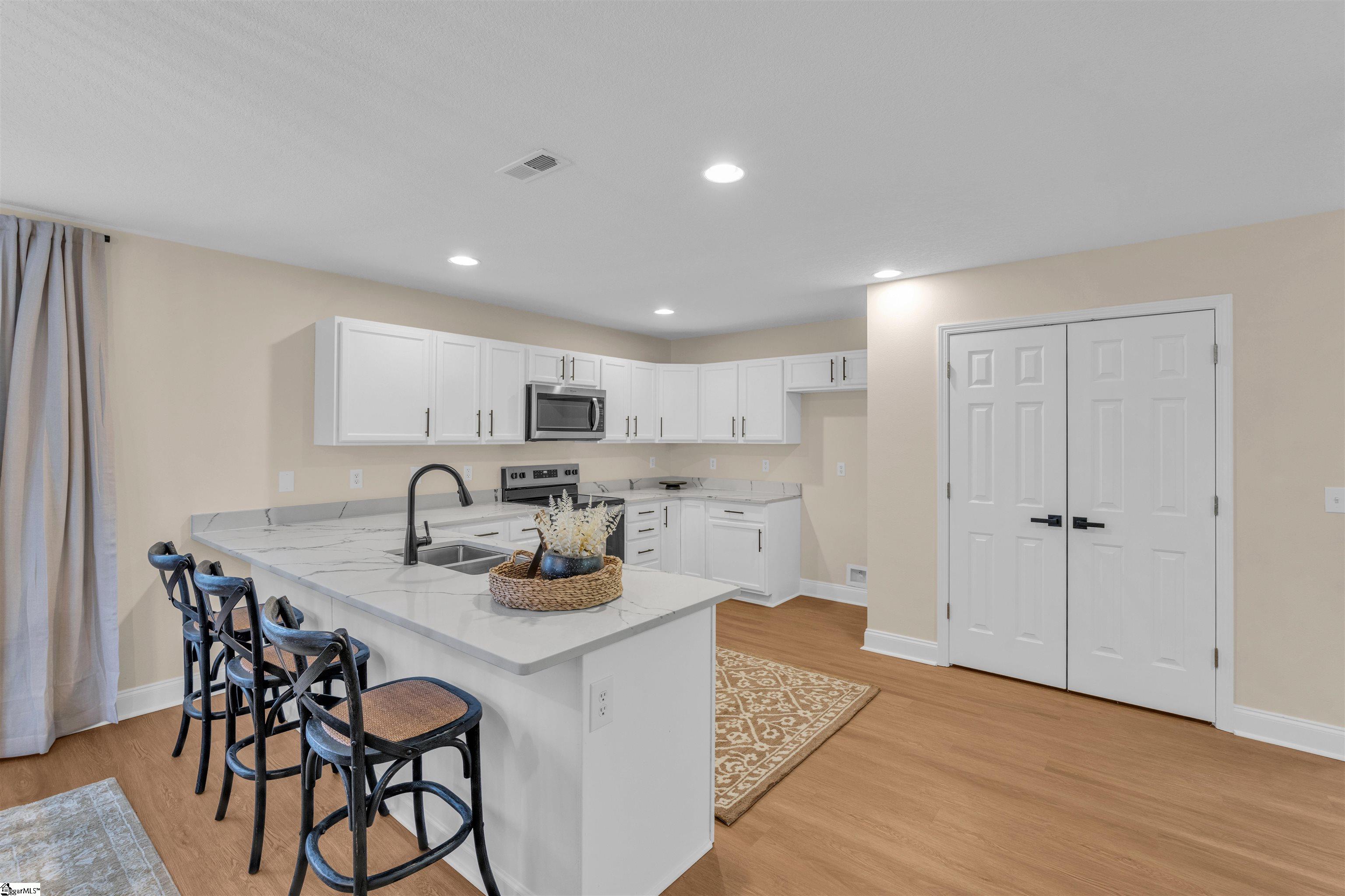 19 Regional Drive Greer, SC 29651 - Photo 5 of 22