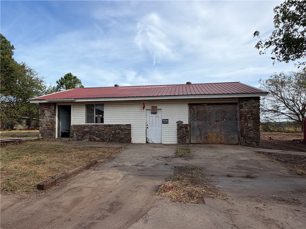 12263 Sugar Hill Road Lincoln, AR 72744 - Photo 4 of 34 Detached Garage