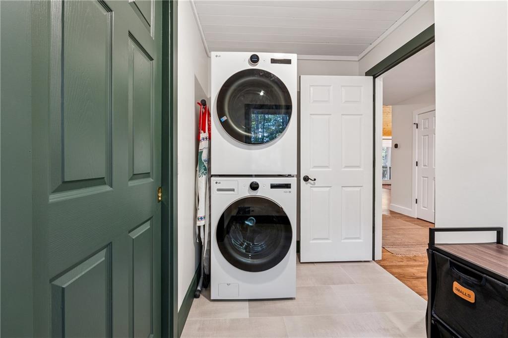 43 Morgan Walk Jasper, GA 30143 - Photo 22 of 55 a utility room with dryer and washer
