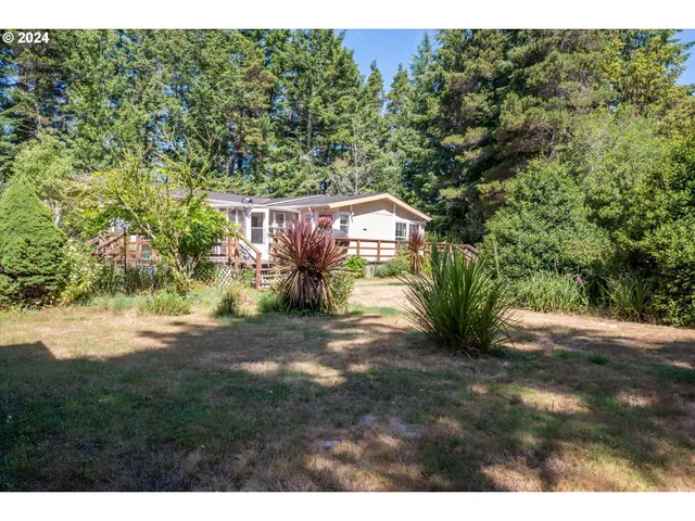 a view of an outdoor space and yard