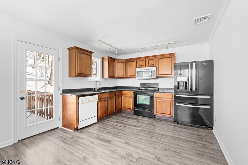 2 Beemer Road Wantage, NJ 07461 - Photo 7 of 32