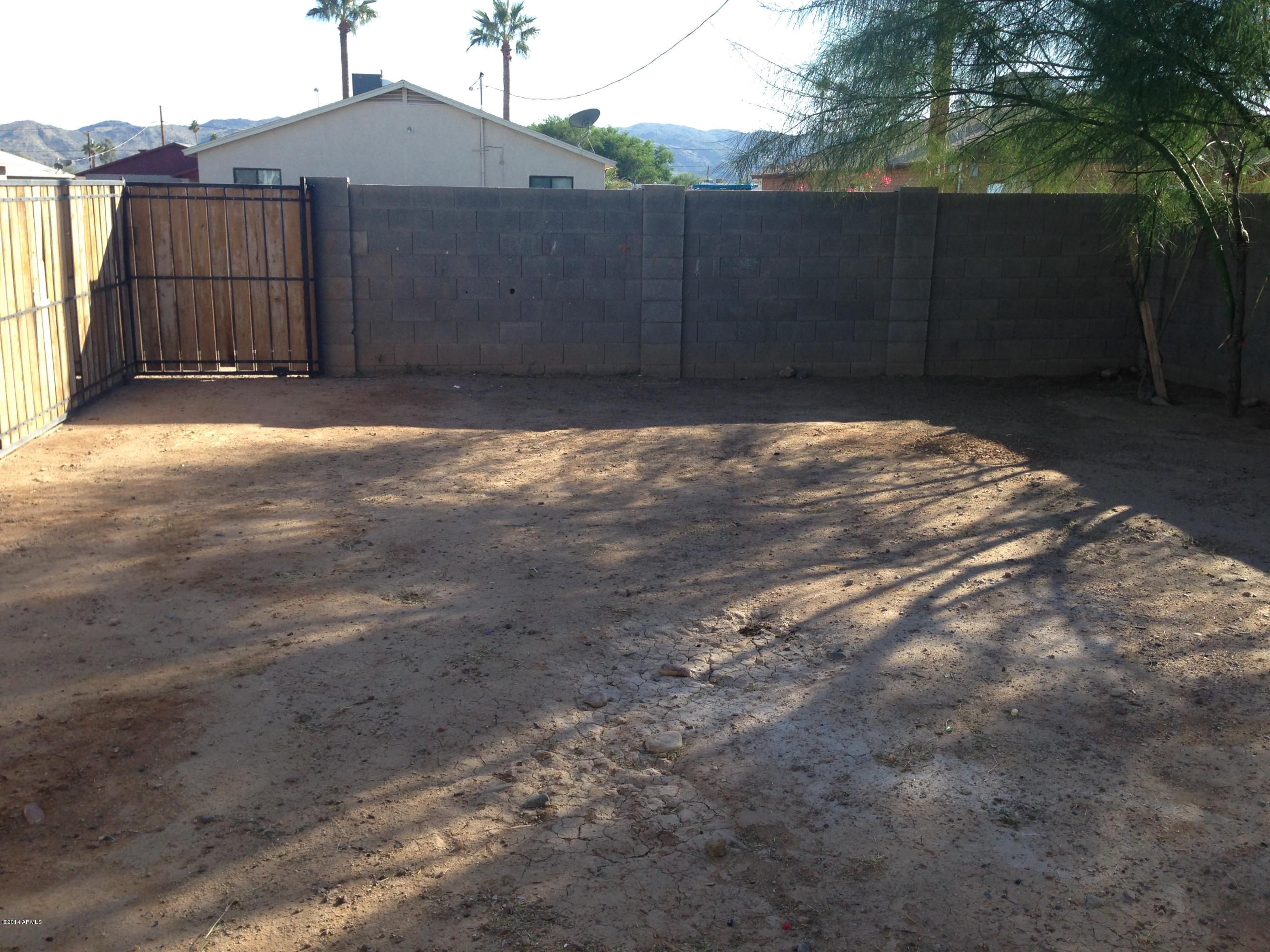 2719 East Broadway Road Phoenix, AZ 85040 - Photo 12 of 15 Large private yard on each side.