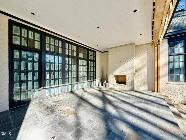 a view of backyard space