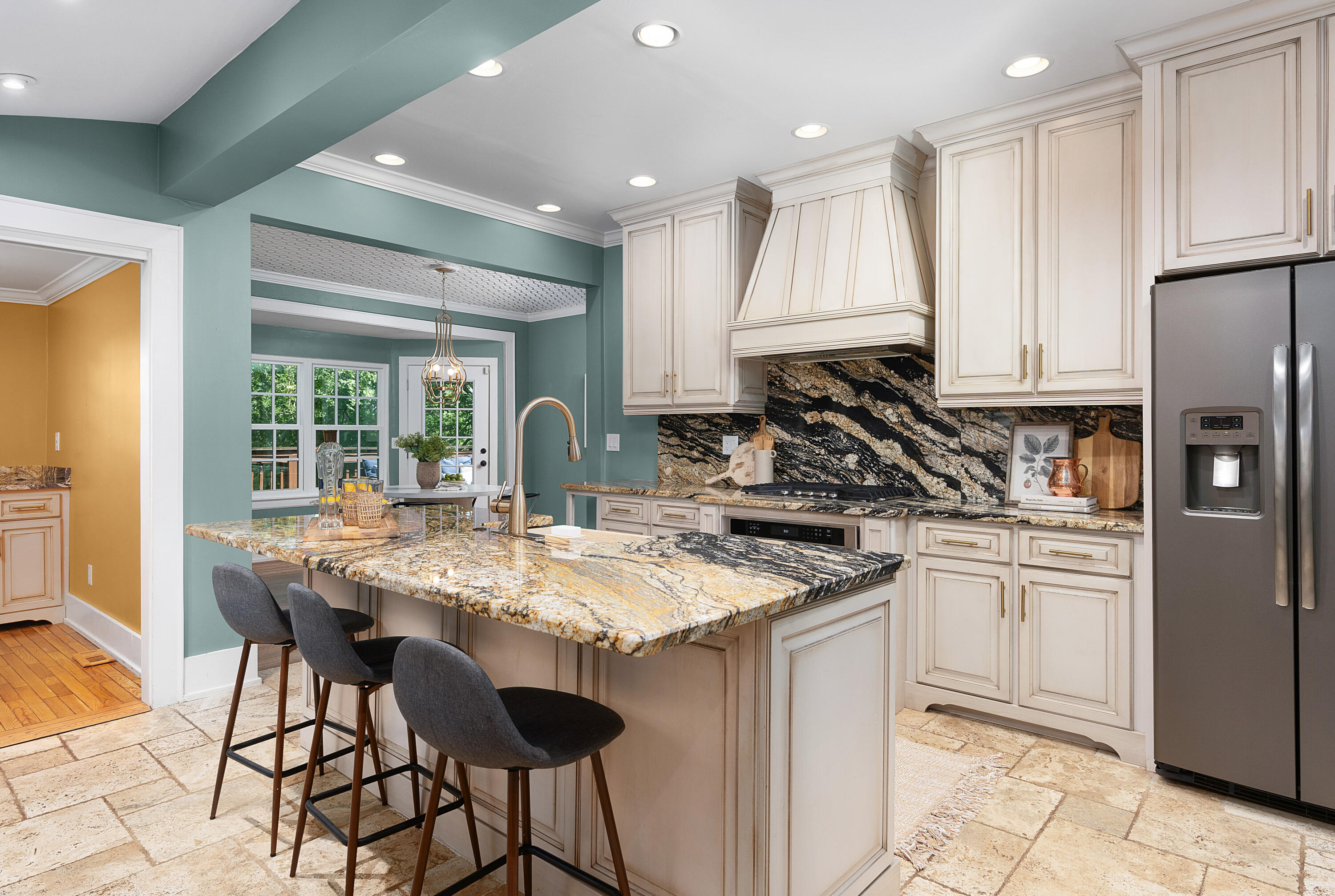 82 South Crest Road Chattanooga, TN 37404 - Photo 19 of 67 46 - 82 South Crest Rd - Interior