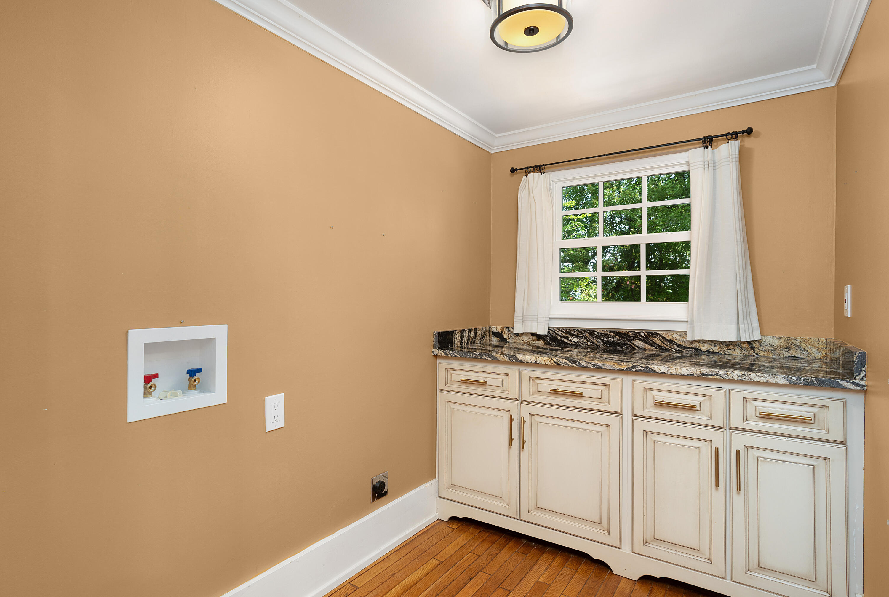82 South Crest Road Chattanooga, TN 37404 - Photo 20 of 67 47 - 82 South Crest Rd - Interior