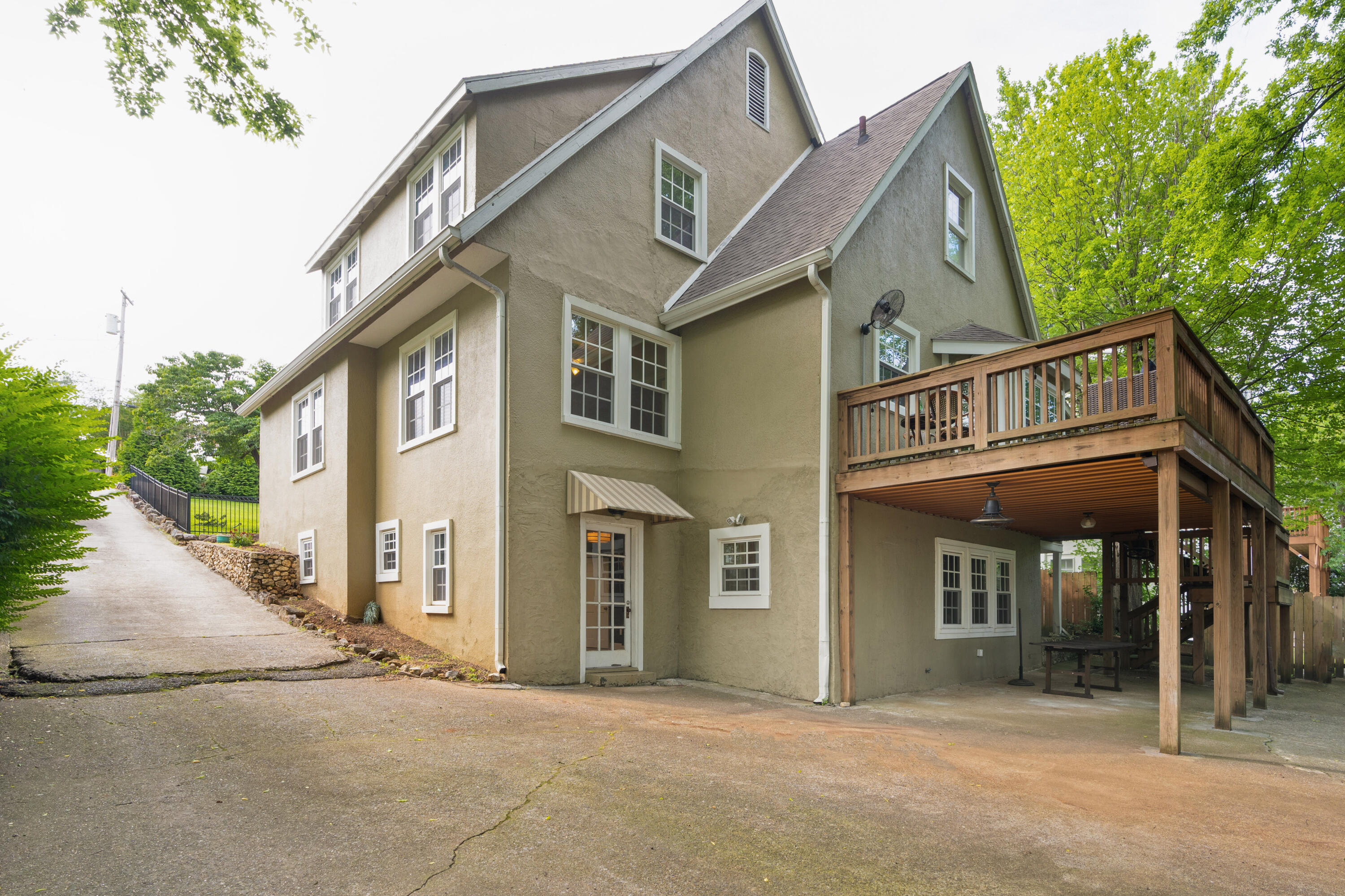82 South Crest Road Chattanooga, TN 37404 - Photo 2 of 67 22 - 82 South Crest Rd - Exterior