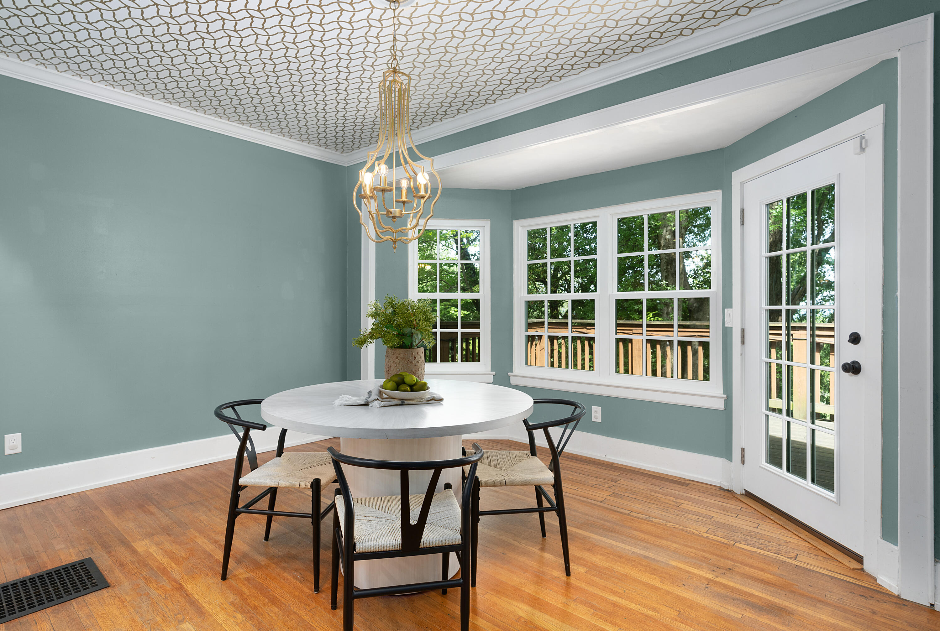 82 South Crest Road Chattanooga, TN 37404 - Photo 22 of 67 49 - 82 South Crest Rd - Interior
