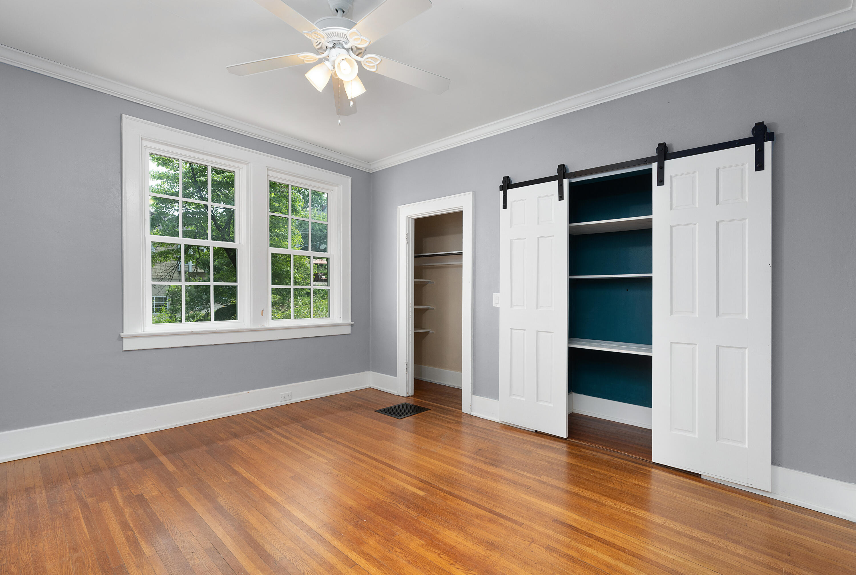 82 South Crest Road Chattanooga, TN 37404 - Photo 23 of 67 51 - 82 South Crest Rd - Interior