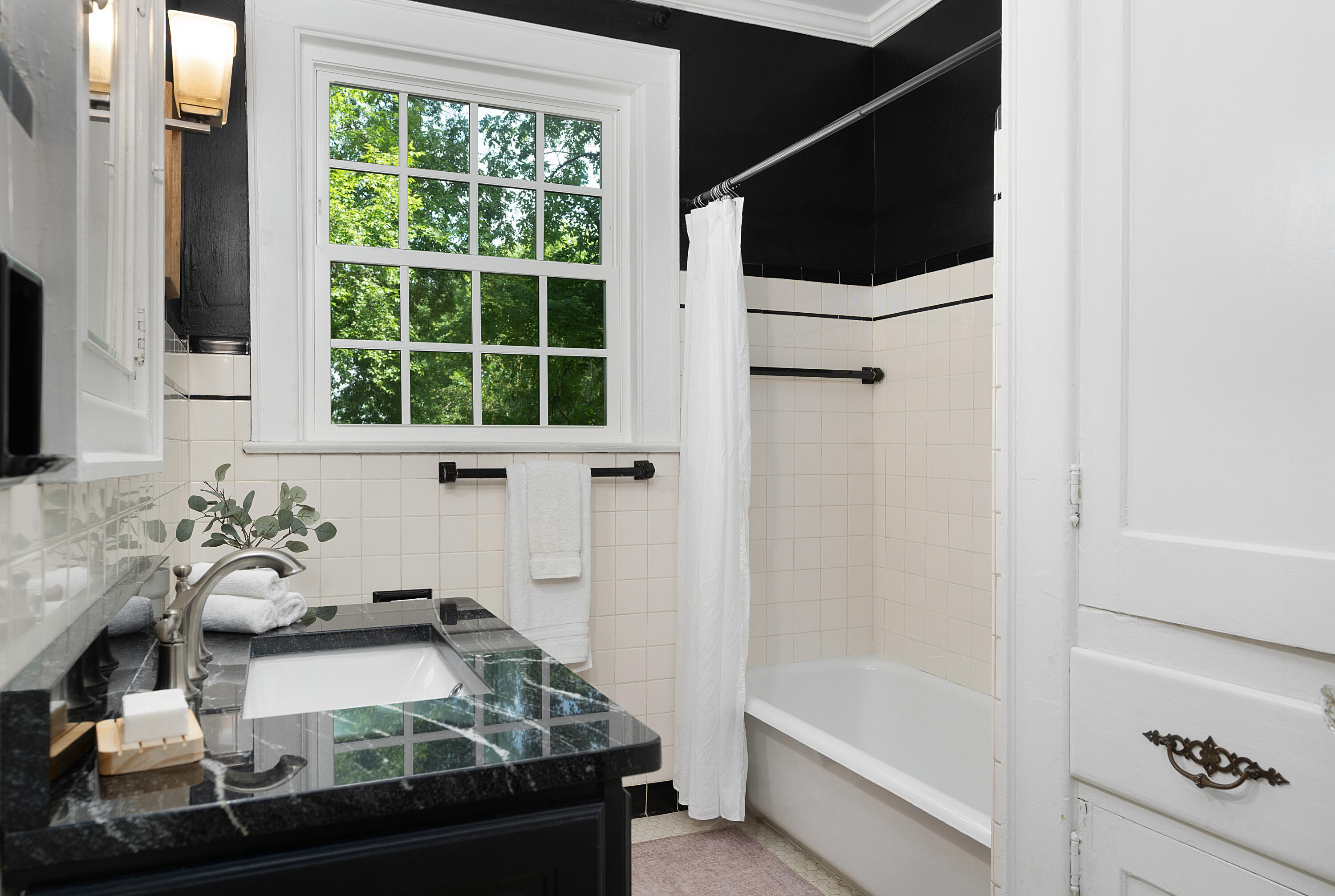82 South Crest Road Chattanooga, TN 37404 - Photo 25 of 67 50 - 82 South Crest Rd - Interior