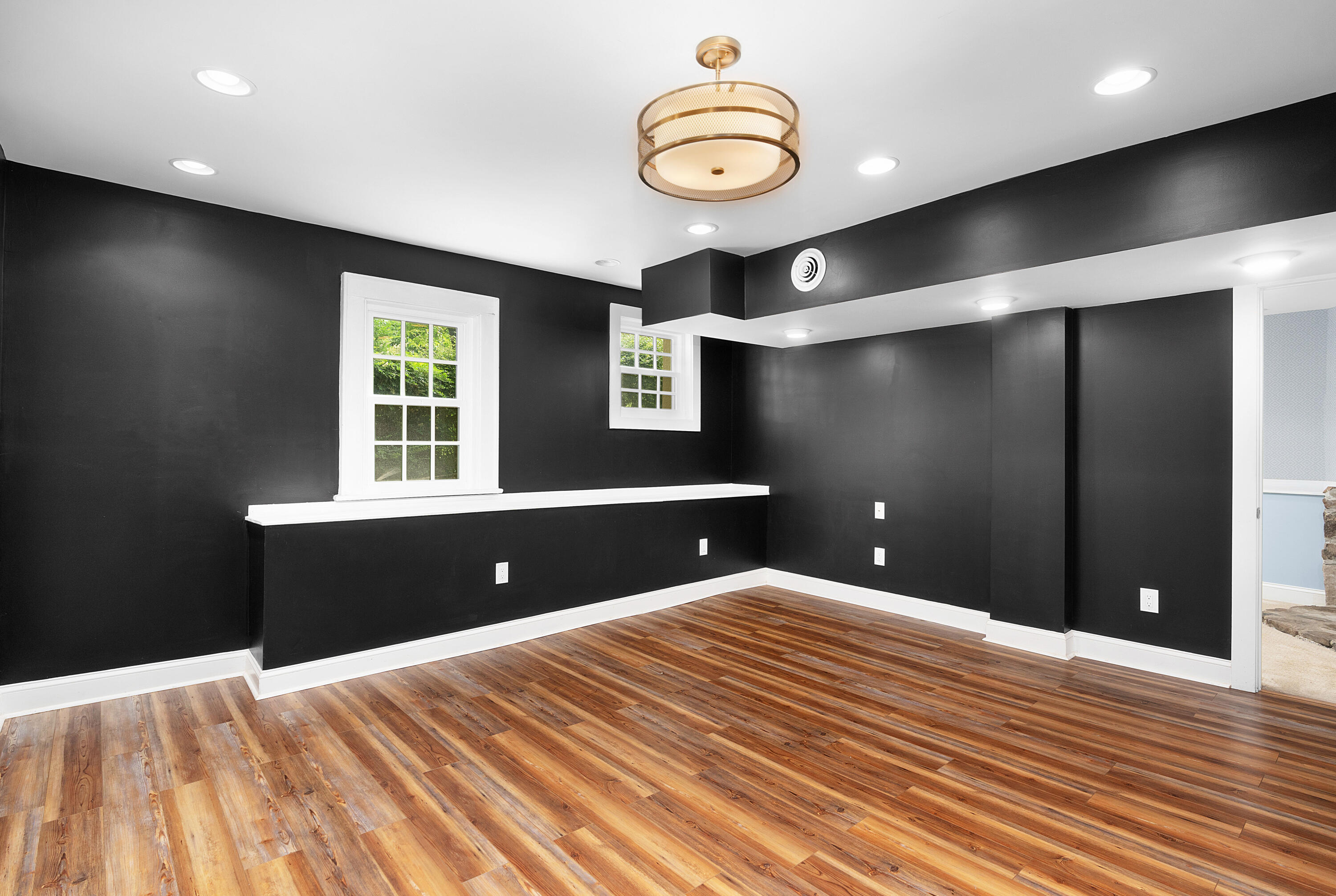 82 South Crest Road Chattanooga, TN 37404 - Photo 41 of 67 71 - 82 South Crest Rd - Interior
