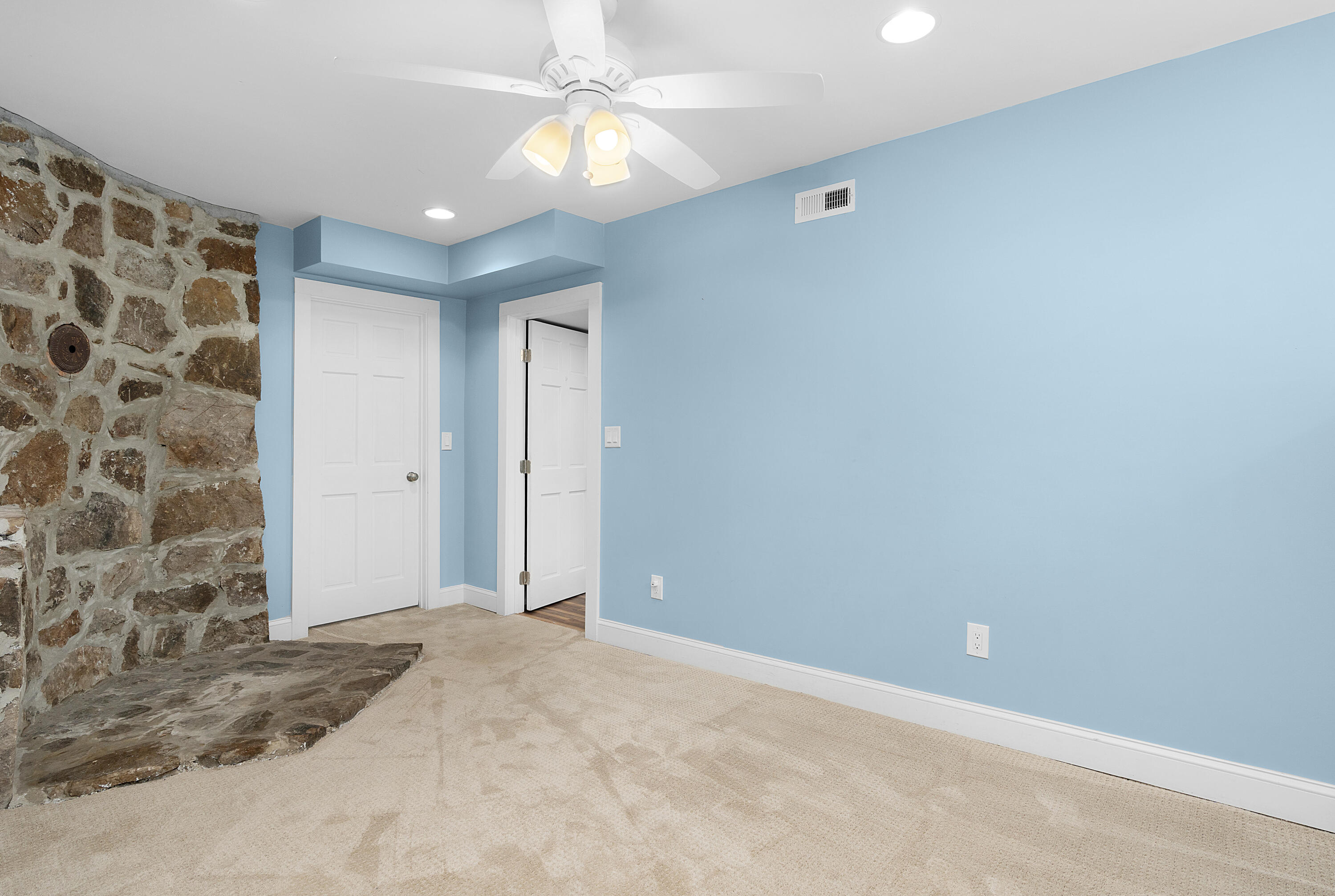 82 South Crest Road Chattanooga, TN 37404 - Photo 47 of 67 75 - 82 South Crest Rd - Interior