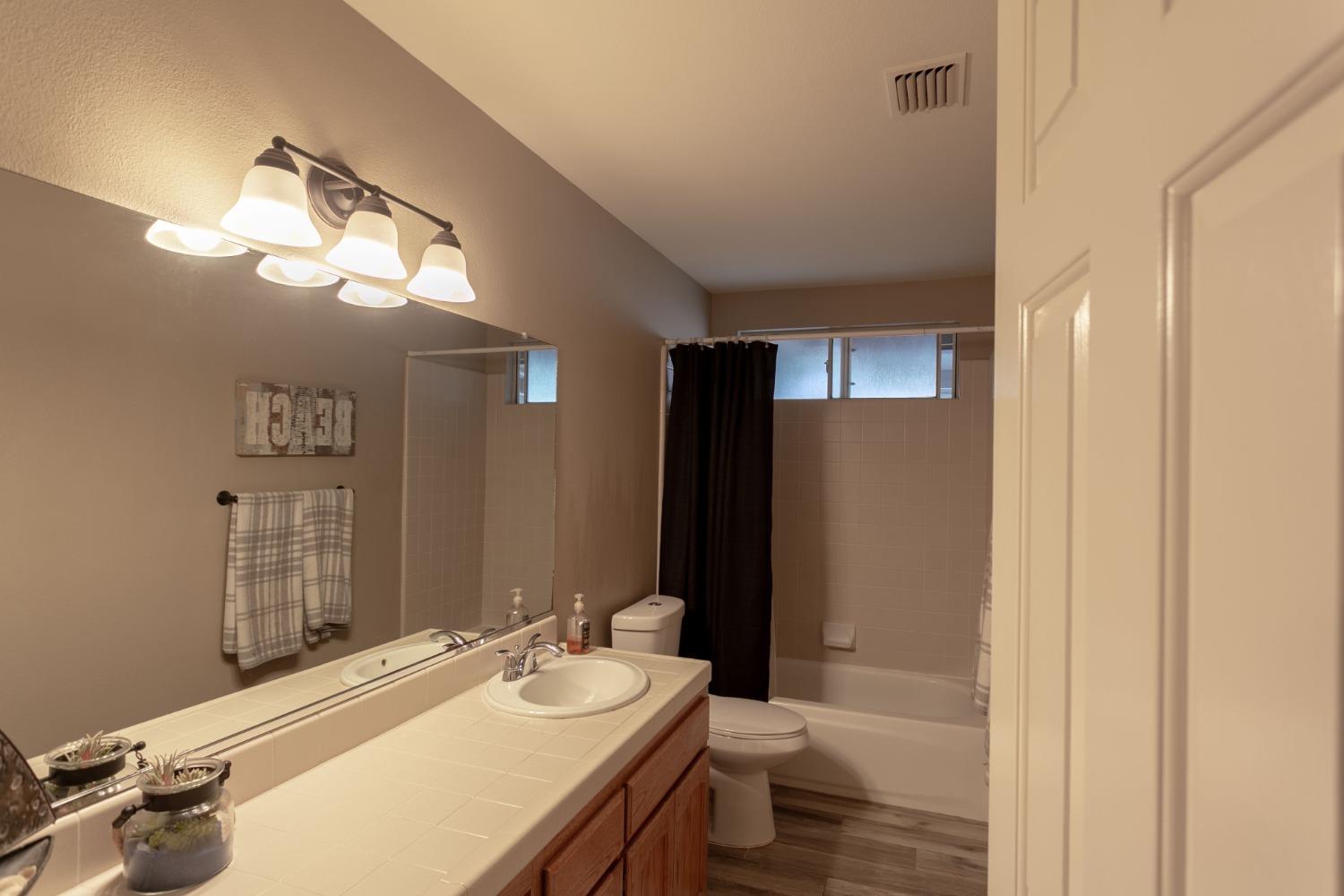 16290 Karen Road Madera, CA 93636 - Photo 12 of 33 Gallery Image 12
