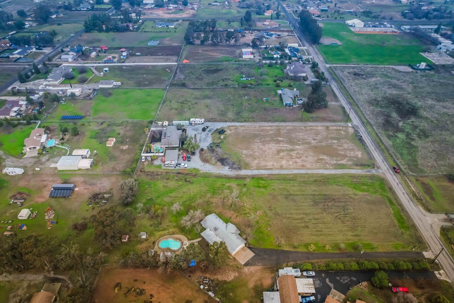 16290 Karen Road Madera, CA 93636 - Photo 24 of 33 Gallery Image 24