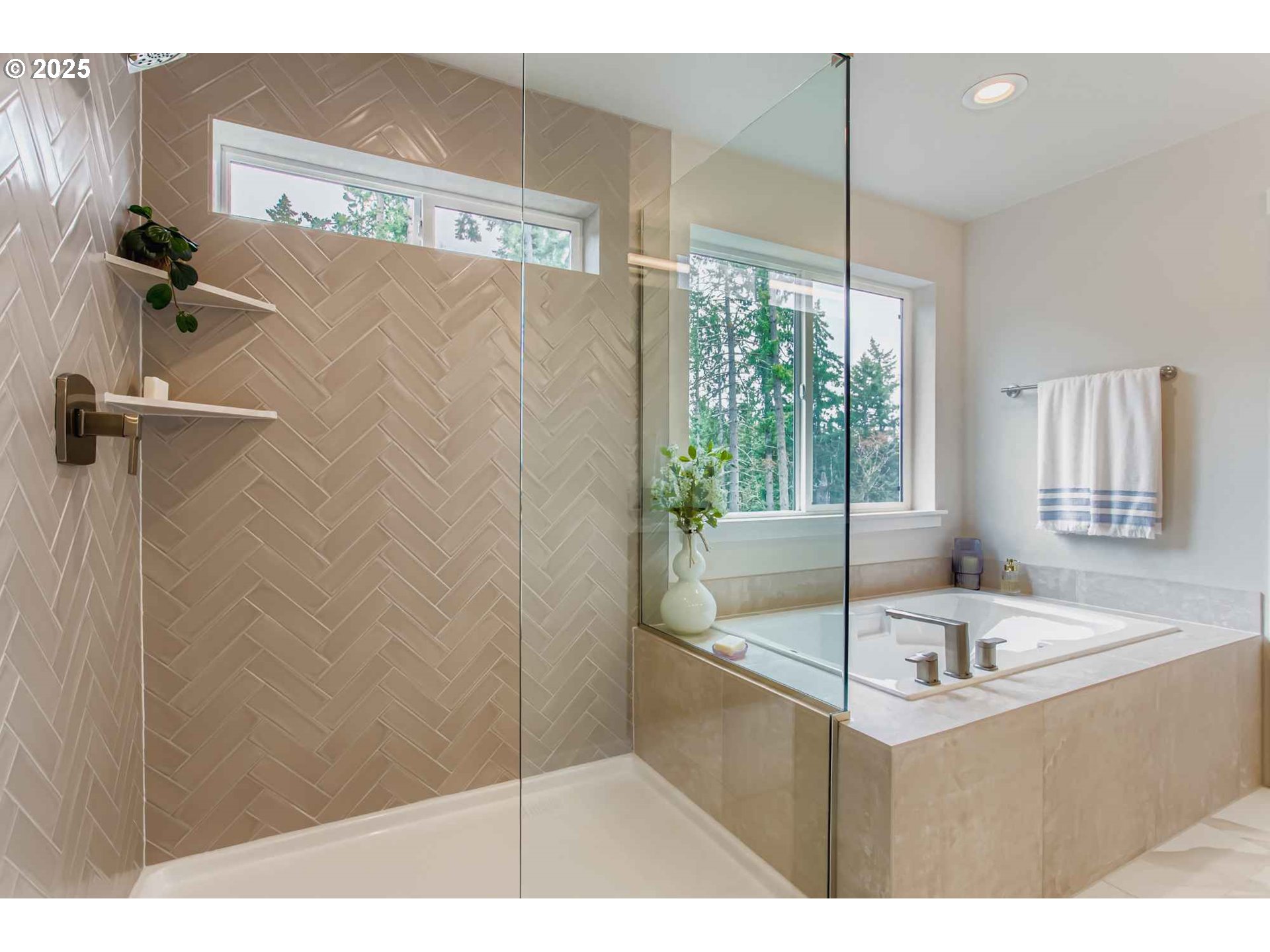 7839 Southwest Thornbridge Terrace, Unit 10 Beaverton, OR 97007 - Photo 17 of 35 Bedroom, Owner's Suite