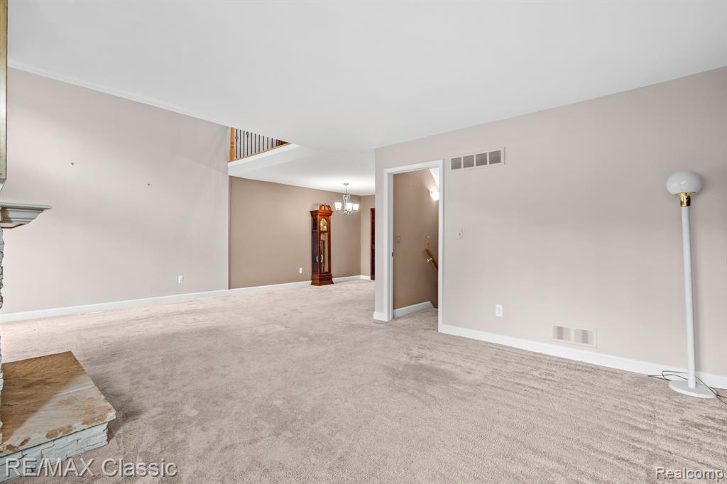 23127 Farmington Road Farmington, MI 48336 - Photo 18 of 51 Gallery Image 18