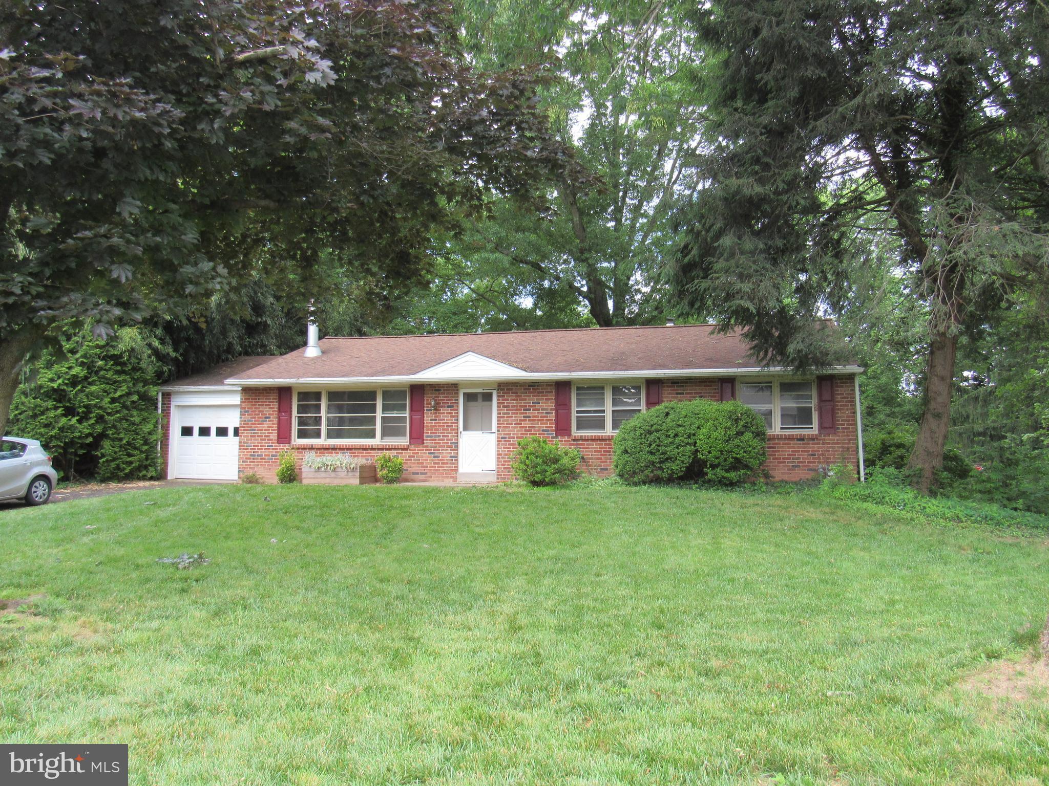 9 Cherokee Road Doylestown, PA 18901 - Photo 2 of 30 Front View