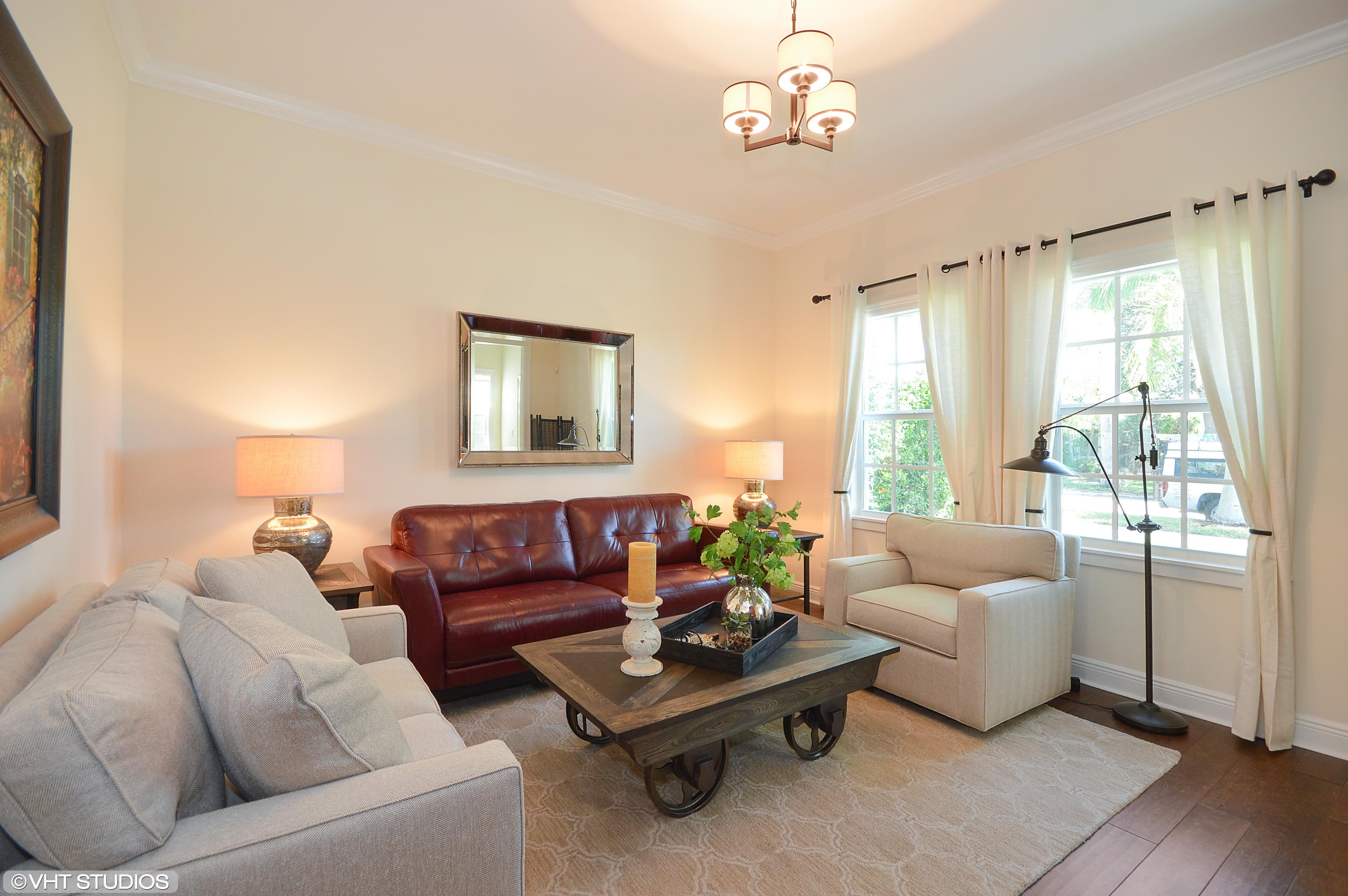 526 Sunset Road West Palm Beach, FL 33401 - Photo 4 of 22 526 Sunset Rd Living Room