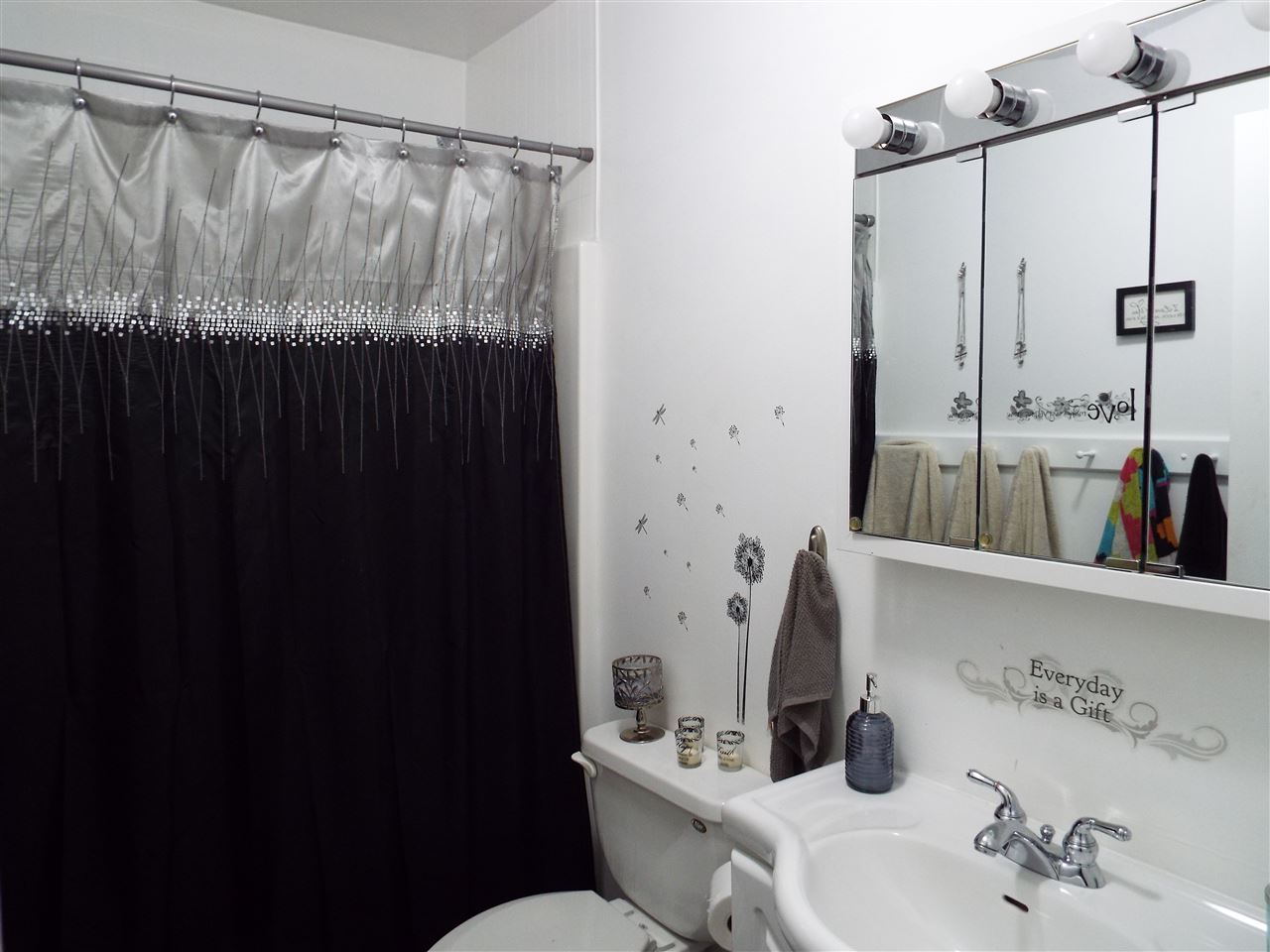 12040 North Bray Road Clio, MI 48420 - Photo 13 of 18 Bath