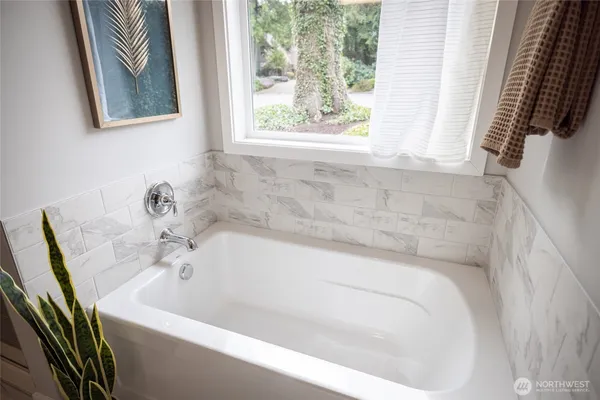$850,000 | 611 Upland Drive, Mount Vernon, WA 98273