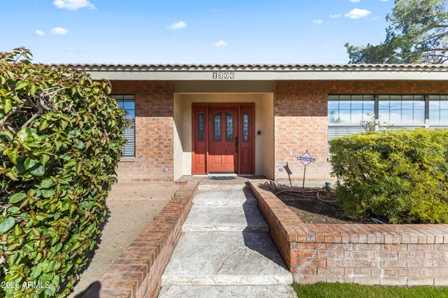 $3,250 | 1306 East La Vieve Lane, Tempe, AZ 85284