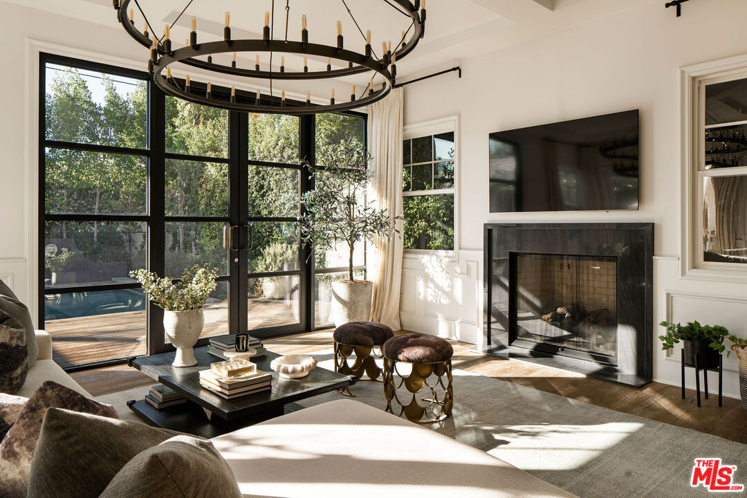 6434 Colgate Avenue Los Angeles, CA 90048 - Photo 8 of 24