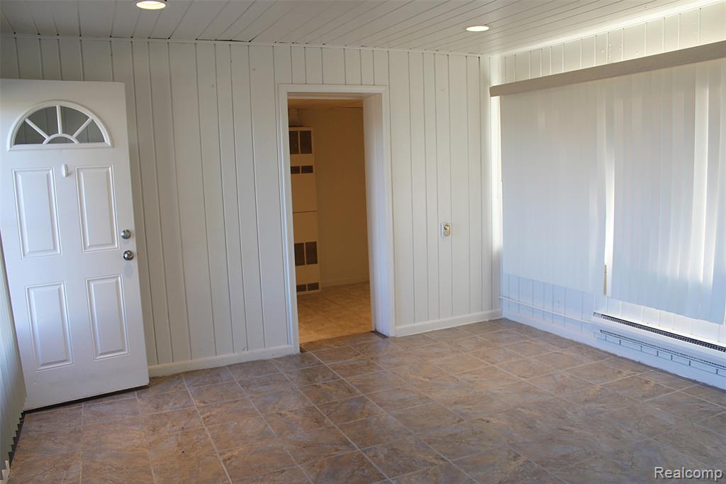 43267 Utica Road Sterling Heights, MI 48314 - Photo 6 of 19