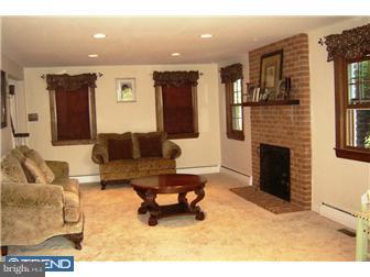 738 Winchester Road Media, PA 19063 - Photo 4 of 12 Living Room