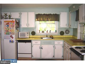 738 Winchester Road Media, PA 19063 - Photo 7 of 12 Kitchen
