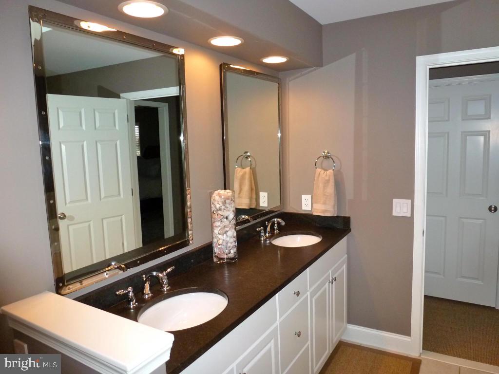 1008 Laureldale Court Lititz, PA 17543 - Photo 27 of 51