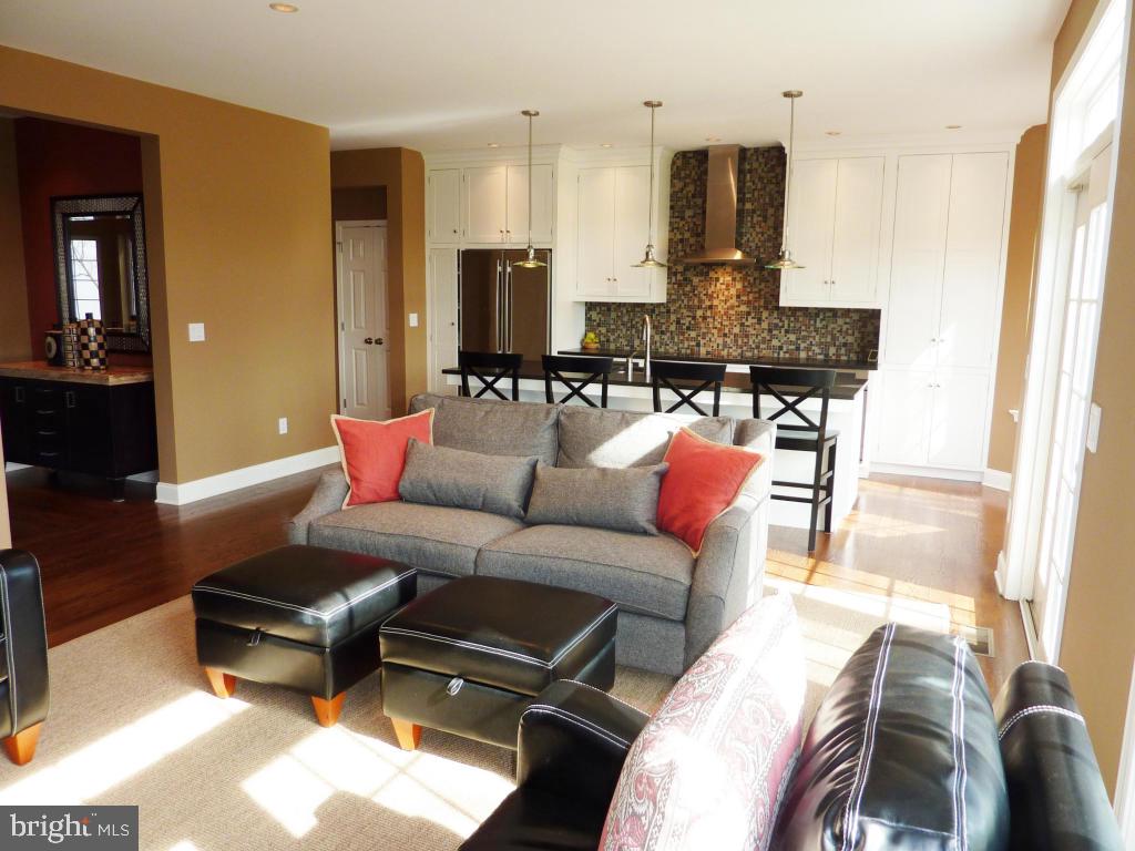 1008 Laureldale Court Lititz, PA 17543 - Photo 10 of 51
